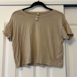 Lululemon cropped tee
